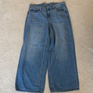 Old Navy Mid-Rise Baggy Wide-Leg Jeans in Denim Blue. Never worn.